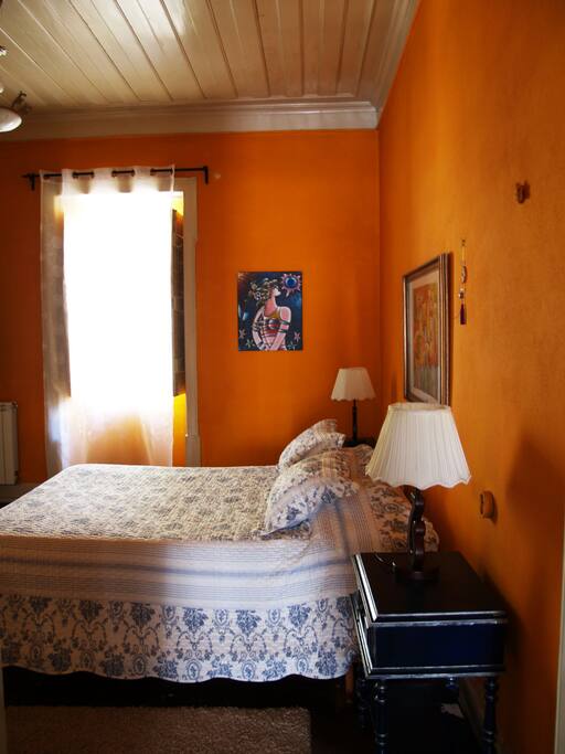 Cosy room with window for the garden =)