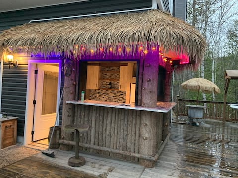 Luxury Cottage with Tikki Hut