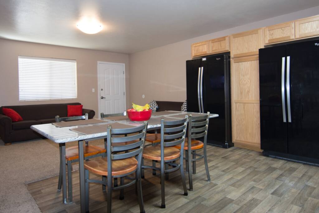 Open floor plan living room and kitchen.