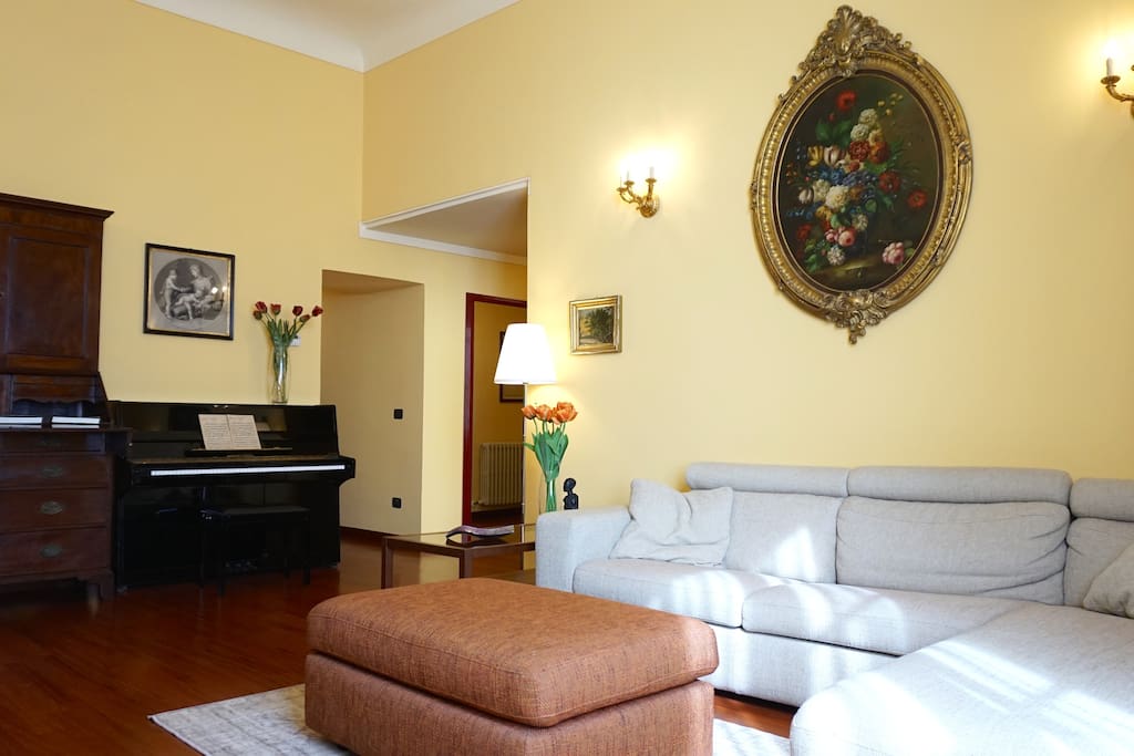 Living Room / Soggiorno