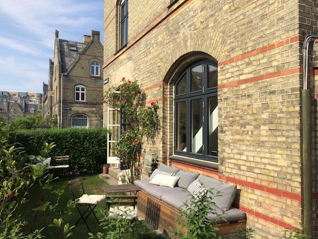 Town House with fire place and lots of “hygge”