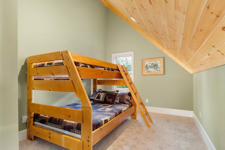 BEDROOM 3 FULL/ TWIN BUNK