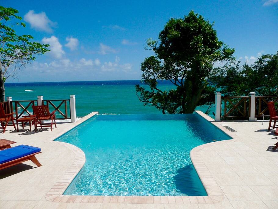 Emoyeni Luxury Villa Villas for Rent in Scarborough, Trinidad & Tobago