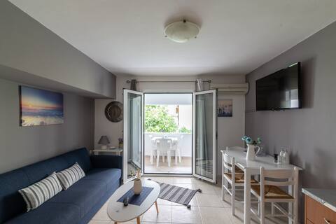 2 of our 4 APT close to the beach,port,city centre