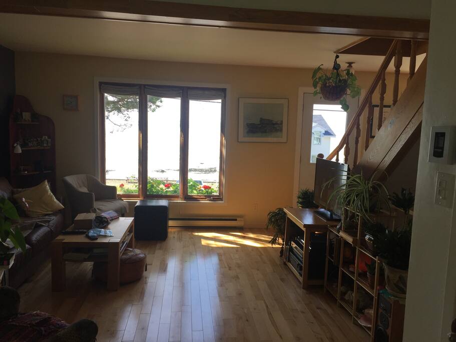 Salon avec vue sur le fleuve St-Laurent
