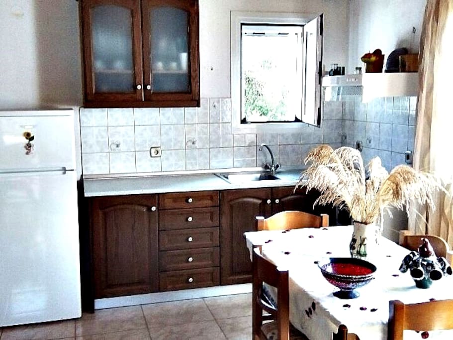 ΣΑΛΟΚΟΥΖΙΝΑ ΜΕ 2 ΚΡΕΒΑΤΙΑ