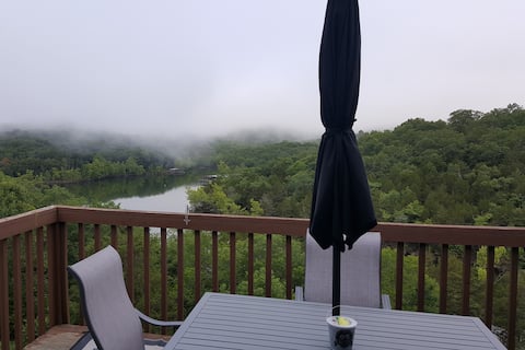 BlessedNest Branson-Top Floor LakeView Next to SDC