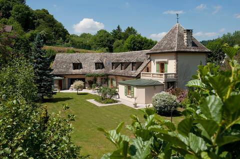 EXCEPTIONAL GITE WITH JACUZZI POOL