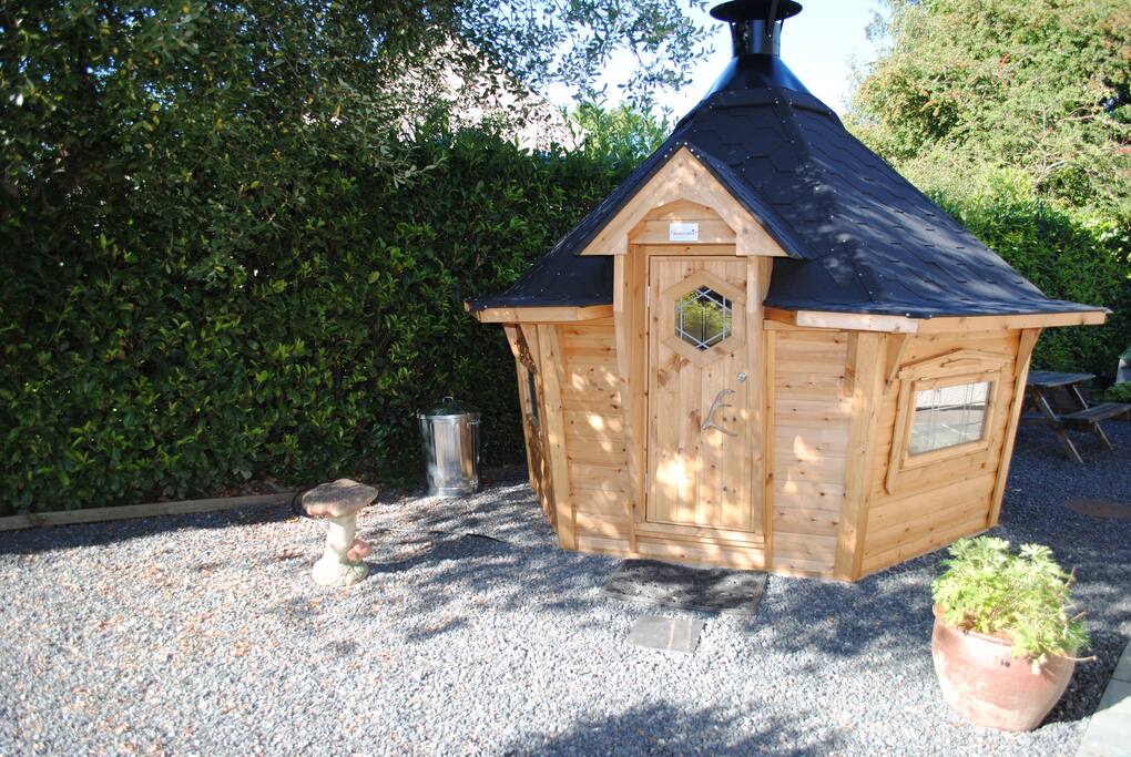 BBQ HUT FOR YOU TO ENJOY ANY WEATHER