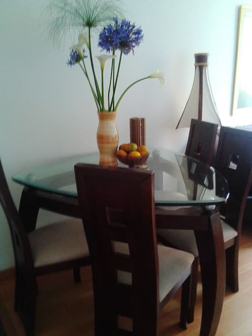 en este comedor podrás disfrutar tus alimentos