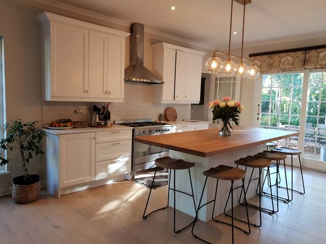 Home in Rondebosch, Cape Town gallery image 4