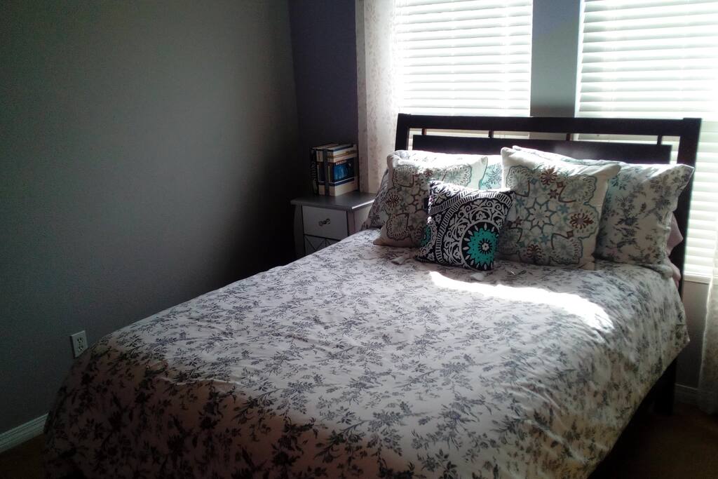 BEDROOM 2