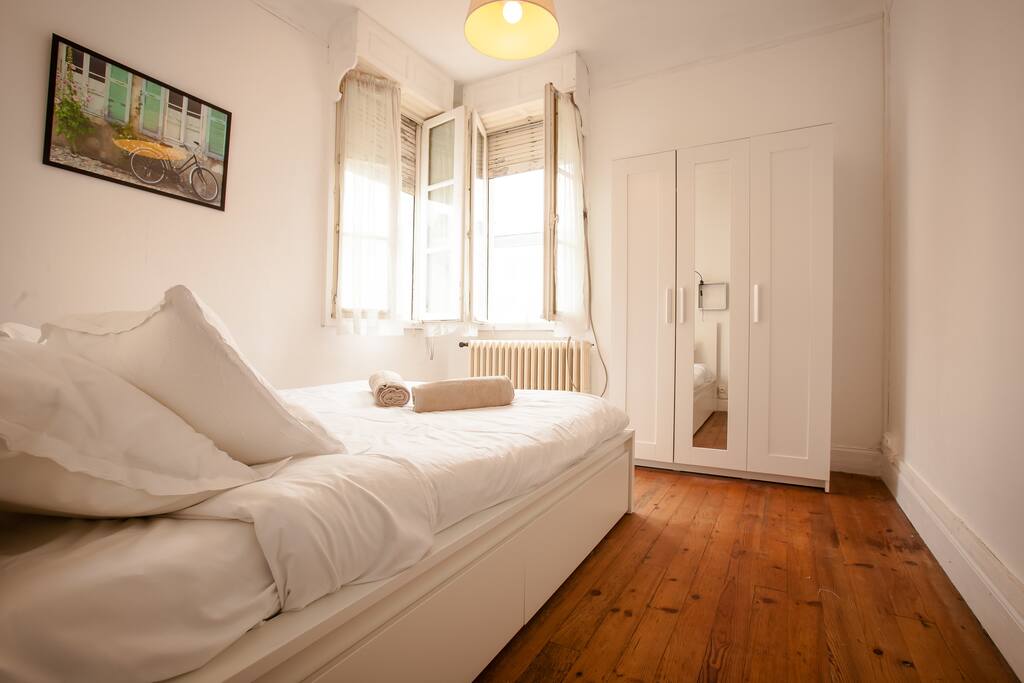 Chambre 1 avec placard