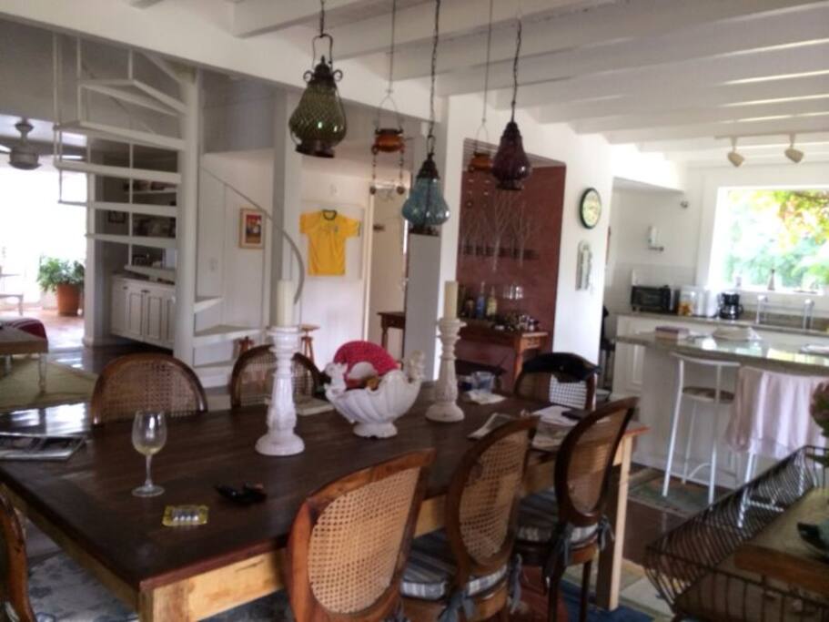 A sala de jantar é apenas mais um dos lugares para as refeições