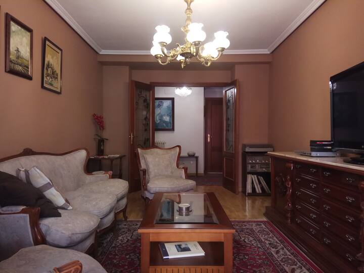 APARTMENT IN THE CENTER OF LEÓN Apartments for Rent in León, Castilla