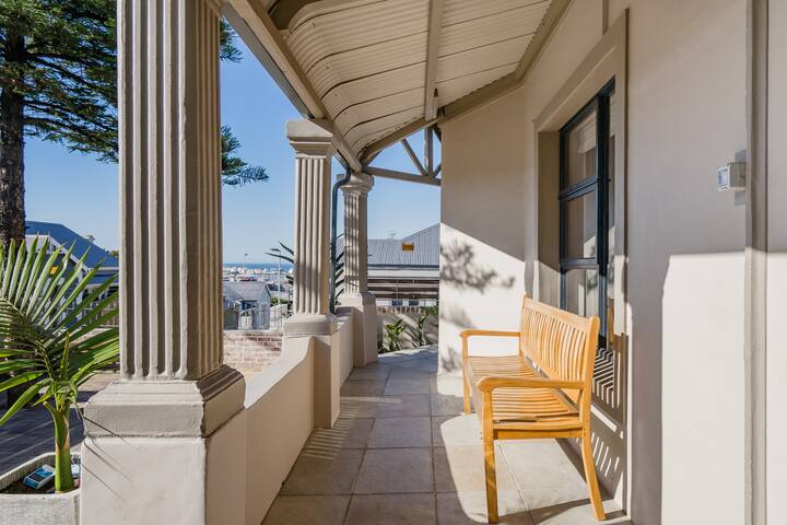 The Duke Corner Suite, Five Minutes From The CBD