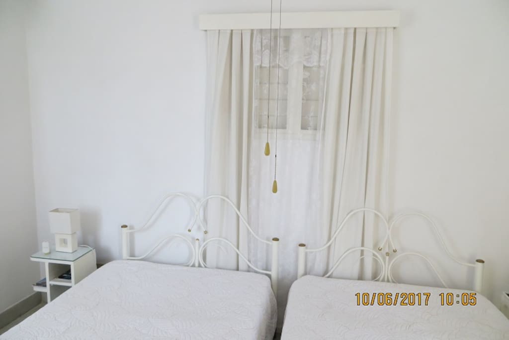 agradable, limpia y confortable habitacion