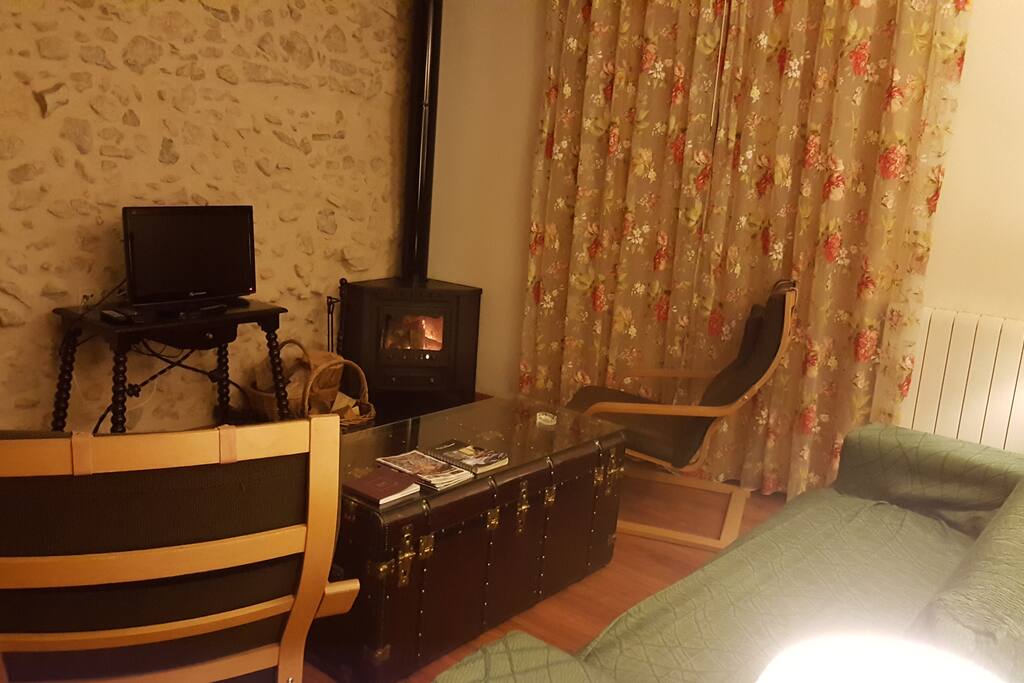 chimenea casa 3, La Alquería del Pilar