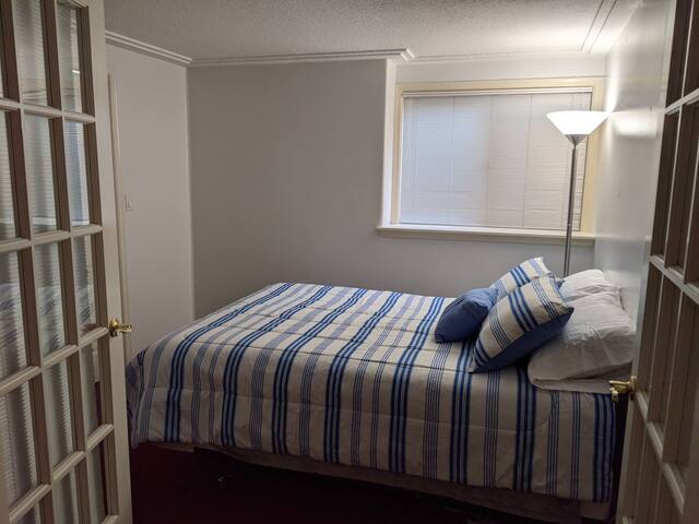 Eden Prairie Escape *spacious home, quiet and safe gallery image 4