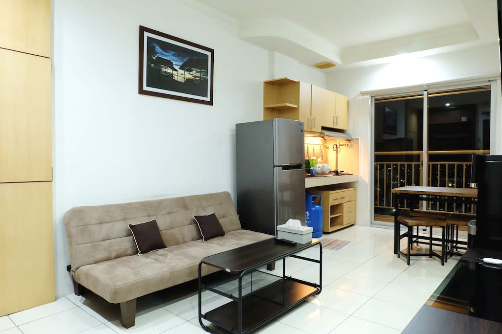 Spacious Living Room with Sofa bed
