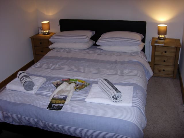 Double room for the single traveler