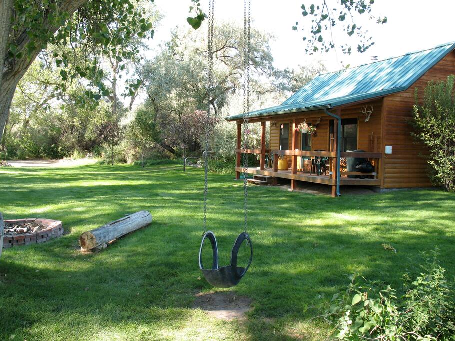 Cabin on the creek. Eco-friendly.