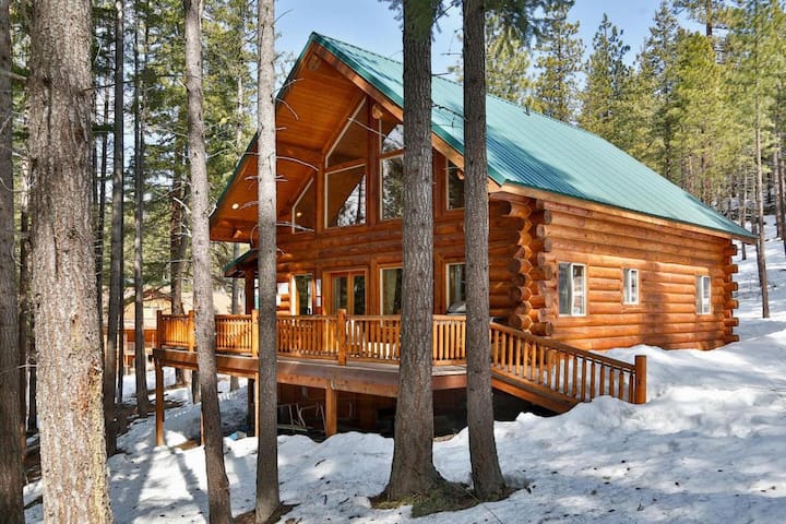 Riverfront Refuge Private Leavenworth Log Cabin Cabins For Rent In Leavenworth Washington United States