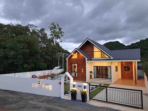 Sleep private khaoyai,pool swim
near ไกล้เขาใหญ่