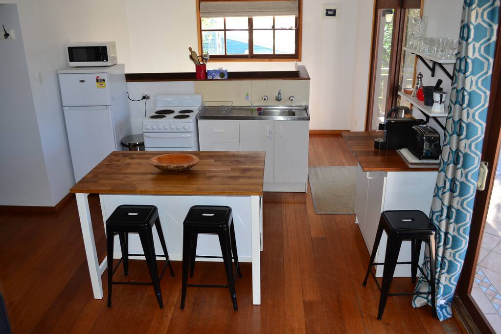 Dine-in kitchen