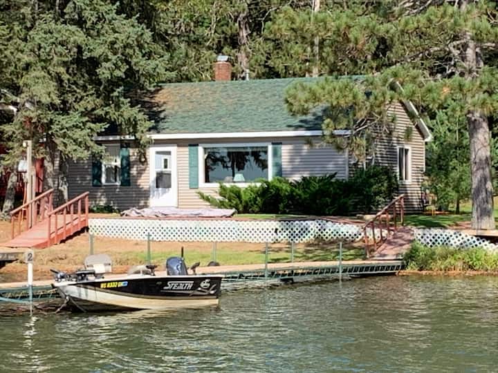 Northwoods Paradise Retreat on Lake Sissabagama! Cabins for Rent in