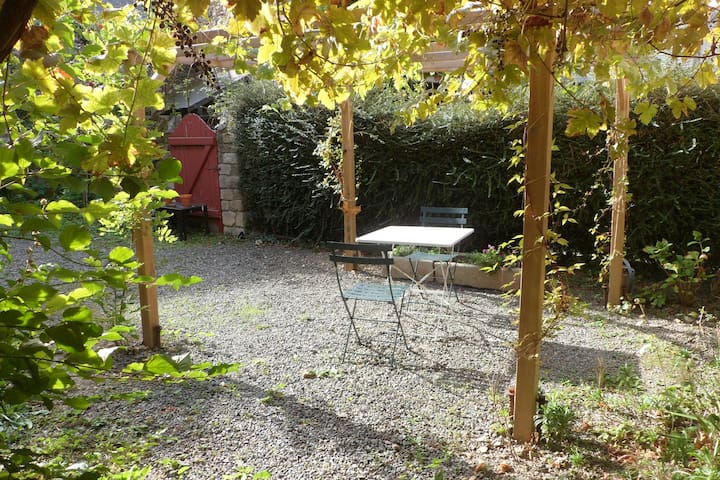 Studio de charme en bord de Rance