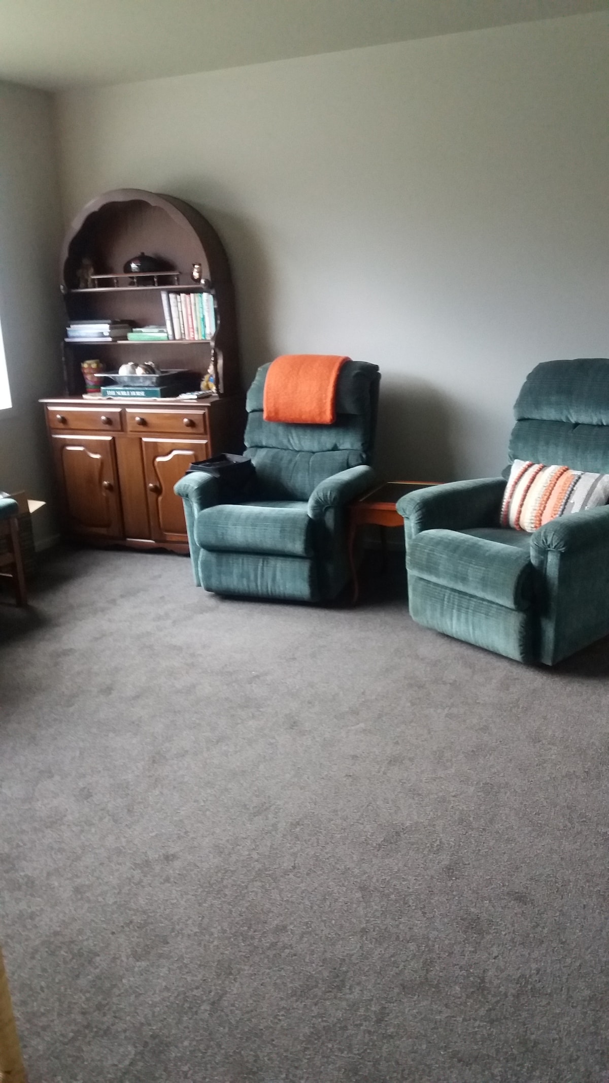 Popular Airbnb listing: Beautiful Sunshine Bay No extra cleaning charges in Queenstown Centre