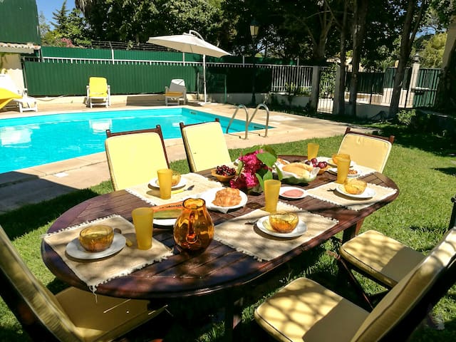 Charming Villa 4 Suites with private Pool & Garden