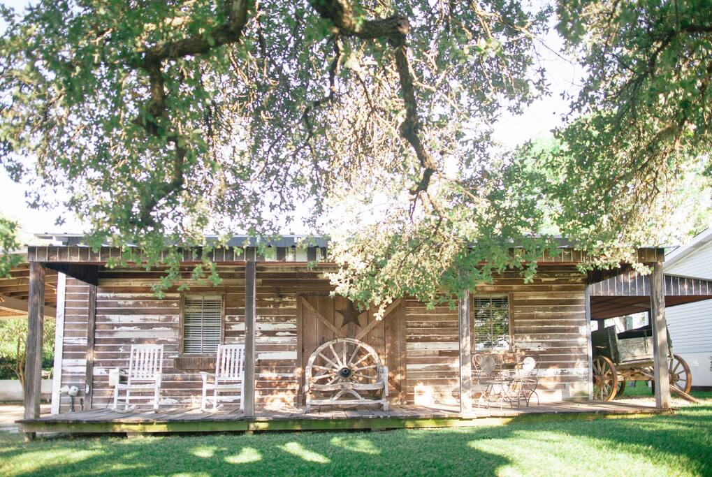 Lone Star Cabin Cabins for Rent in Belton, Texas, United States