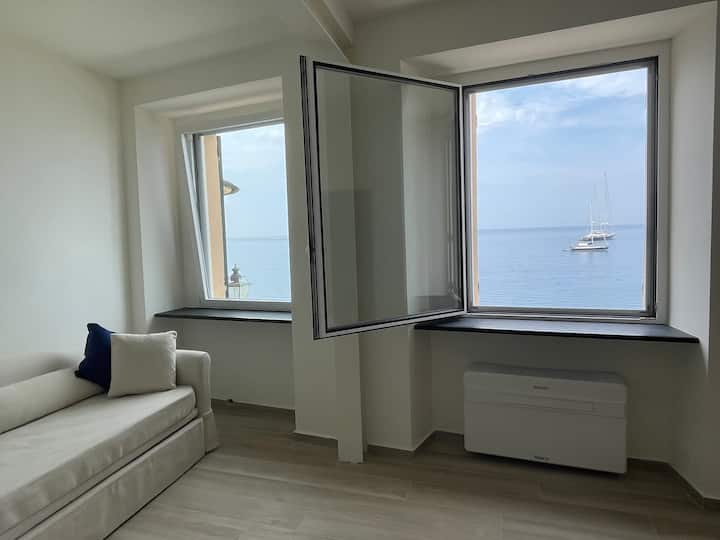 Cullati Dalle Onde Sul Lungomare Box Privato - Camogli