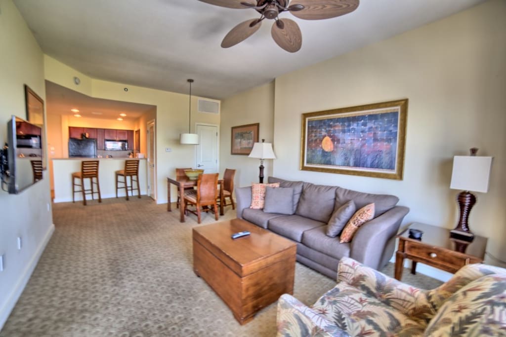 Open and spacious living/dining area
