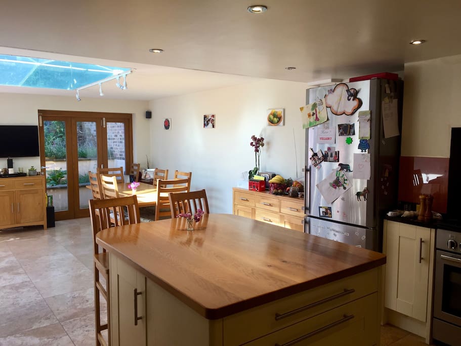 Kitchen and garden room