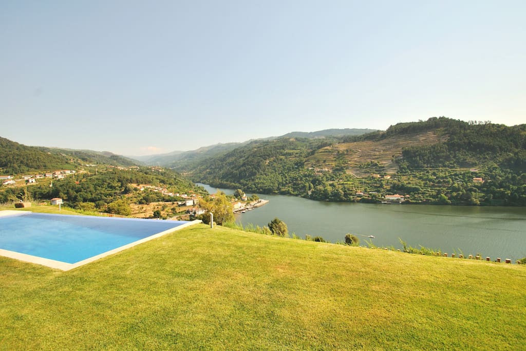 Stunning Uninterrupted Views of the river Douro near Porto