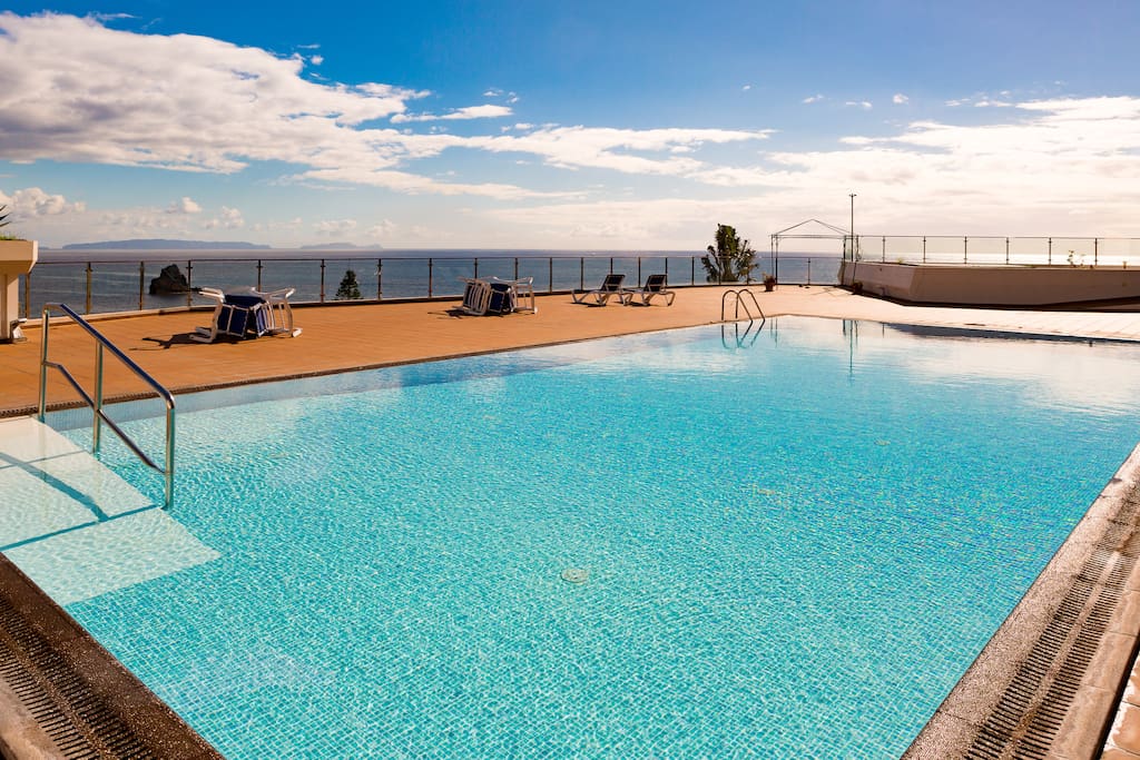 The gorgeous pool overlooking the ocean.