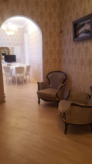 The interconnected dining room