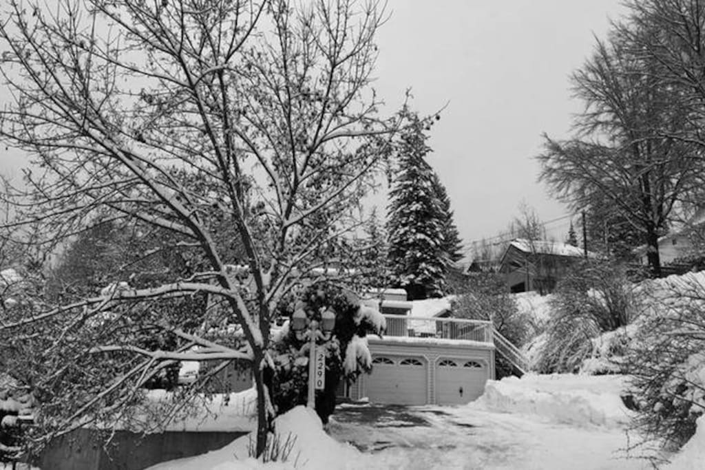 Plenty of parking on site. Easy to find location at the top of the hill in Rossland