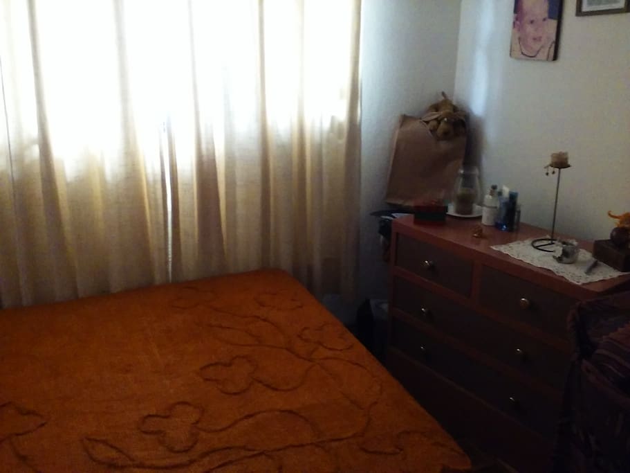 Iluminación natural del dormitorio privado .
