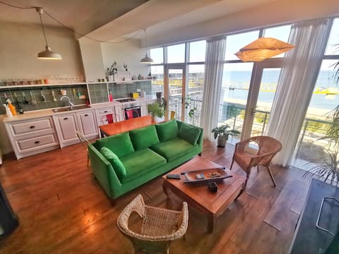 Stylish Sea View Apartment