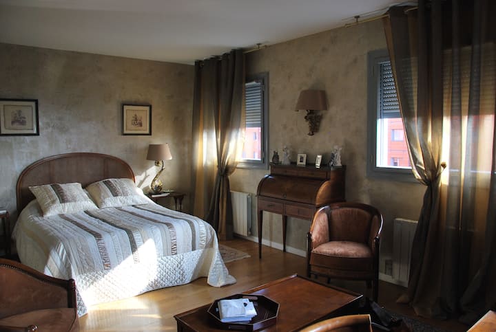 Kitanda kikubwa cha watu wawili 