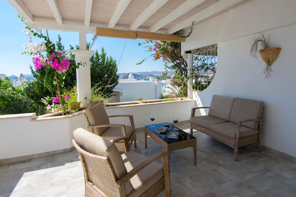 Terrace big and comfortable.