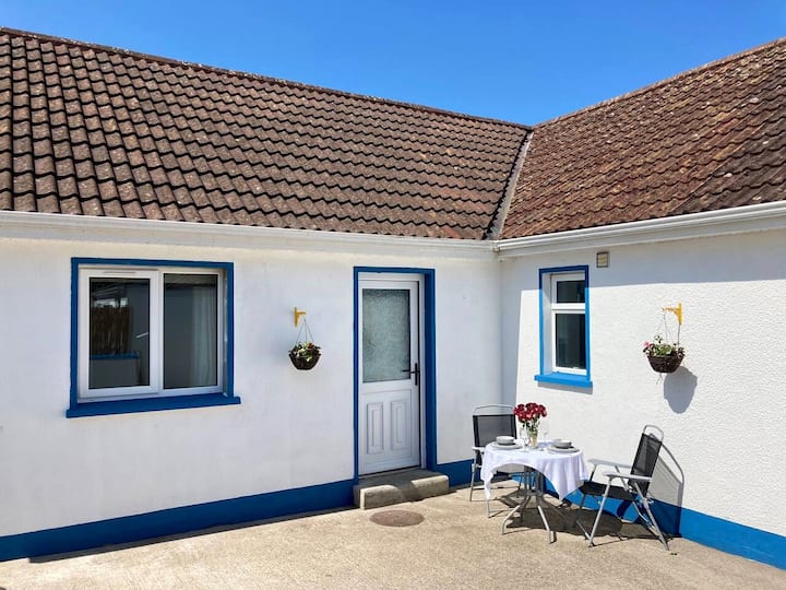 Little lodge, located in beautiful Ballinamallard Bungalows for Rent