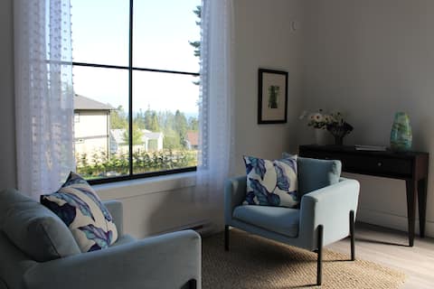 Top performing Airbnb: Sensational Sooke! Sea to Mountain to Sky Views in Sooke