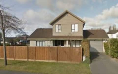 Quiet room near University