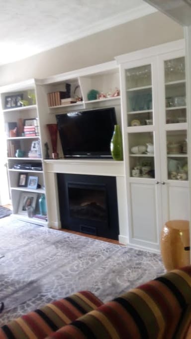Living room TV and fireplace