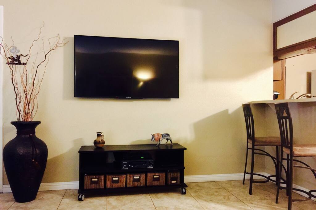Flat Screen Smart TV & wireless WIFI